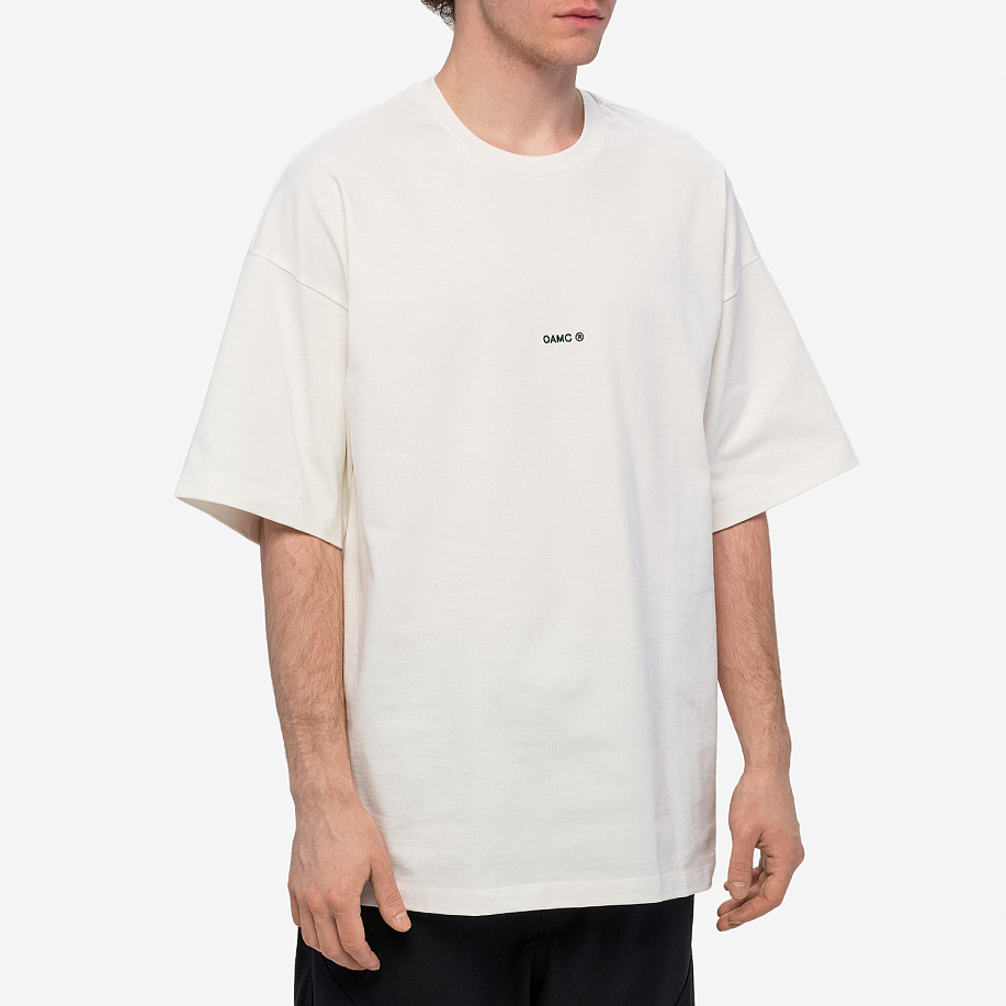 Футболка OAMC ANTHEM T-SHIRT, TULIP KNITTED - 5 фото Футболка OAMC ANTHEM T-SHIRT, TULIP KNITTED в интернет магазине Peakwww.peakstore.ru - 5 фото