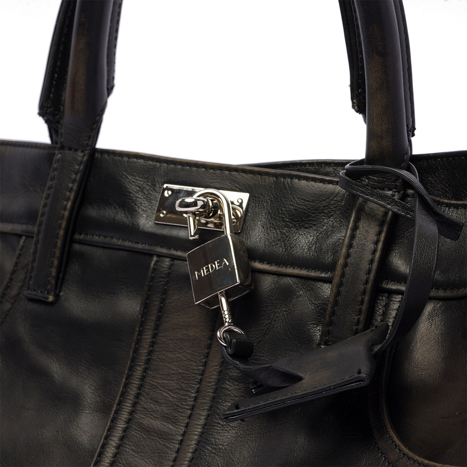 Сумка через плечо MEDEA NINA BAG Dark Brown - 8 фото Сумка через плечо MEDEA NINA BAG в интернет магазине Peakwww.peakstore.ru - 8 фото