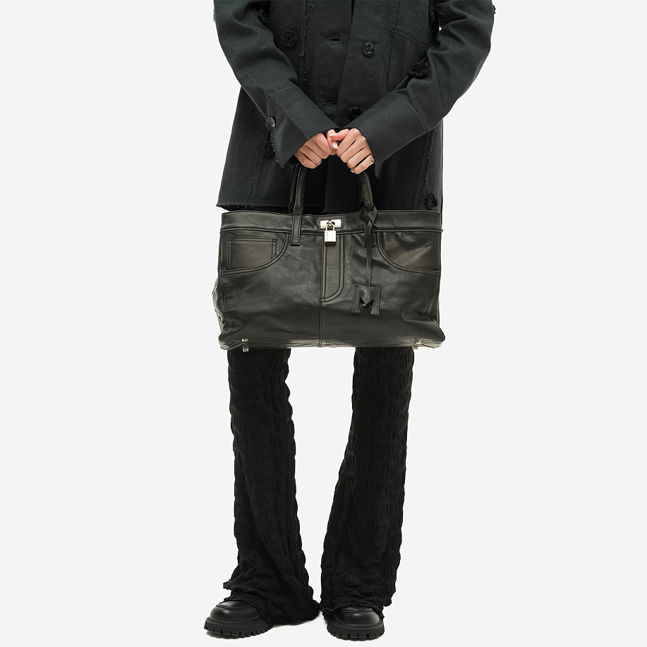 Сумка через плечо MEDEA NINA BAG Dark Brown - 2 фото Сумка через плечо MEDEA NINA BAG в интернет магазине Peakwww.peakstore.ru - 2 фото