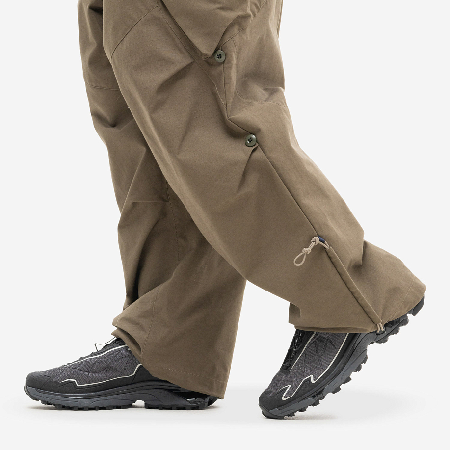 Брюки POLIQUANT THE CHANGING LENGTH / HEM FATIGUE PANTS - 7 фото Брюки POLIQUANT THE CHANGING LENGTH / HEM FATIGUE PANTS в интернет магазине Peakwww.peakstore.ru - 7 фото