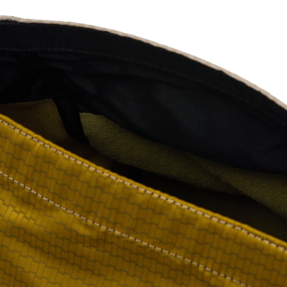 Сумка для аксессуаров BRAIN DEAD LARGE EQUIPMENT CHALK BAG в интернет магазине Peakwww.peakstore.ru - 18 фото