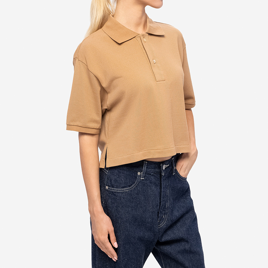 Поло AURALEE SUPER FINE COTTON PIQUE SHORT POLO LIGHT BROWN - 2 фото Поло AURALEE SUPER FINE COTTON PIQUE SHORT POLO в интернет магазине Peakwww.peakstore.ru - 2 фото