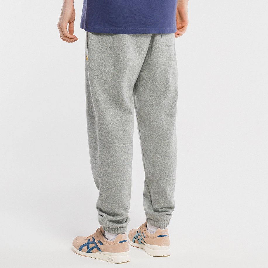 Спортивные брюки CARHARTT WIP CHASE SWEAT PANT - 25 фото Спортивные брюки CARHARTT WIP CHASE SWEAT PANT в интернет магазине Peakwww.peakstore.ru - 25 фото
