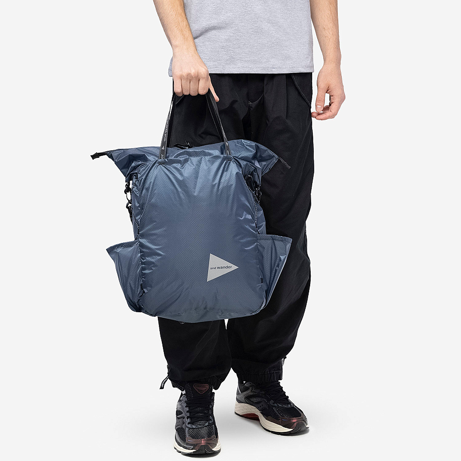 Сумка-тоут AND WANDER SIL TOTE BAG BLUE - 2 фото Сумка-тоут AND WANDER SIL TOTE BAG в интернет магазине Peakwww.peakstore.ru - 2 фото