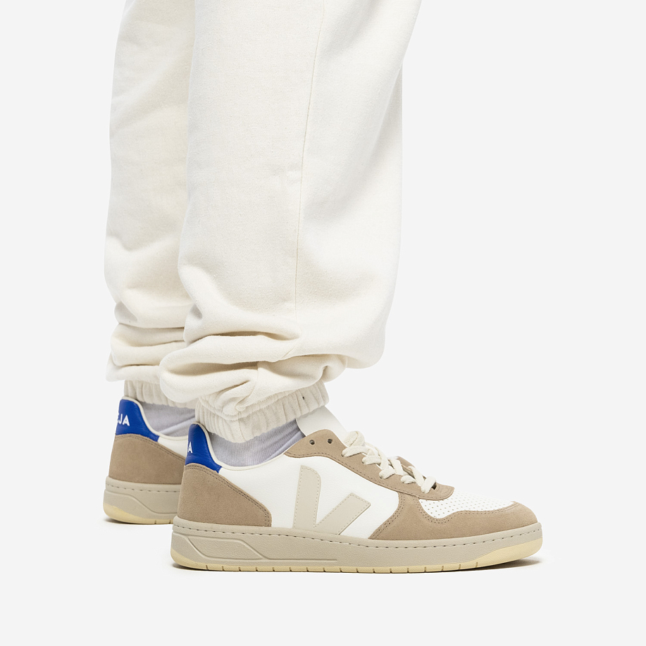 Низкие кеды VEJA V‐10 CHROMEFREE LEATHER - 4 фото Низкие кеды VEJA V‐10 CHROMEFREE LEATHER в интернет магазине Peakwww.peakstore.ru - 4 фото