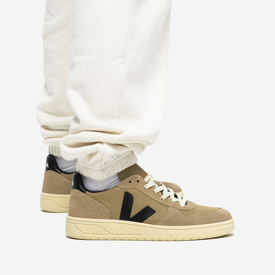 Низкие кеды VEJA V‐10 RIPSTOP - 3 фото Низкие кеды VEJA V‐10 RIPSTOP в интернет магазине Peakwww.peakstore.ru - 3 фото