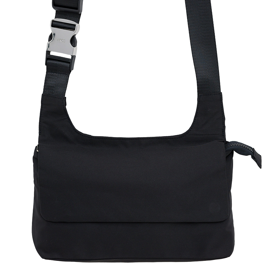 Сумка через плечо ARCS CLUB CROSS BODY BLACK - 5 фото Сумка через плечо ARCS CLUB CROSS BODY в интернет магазине Peakwww.peakstore.ru - 5 фото