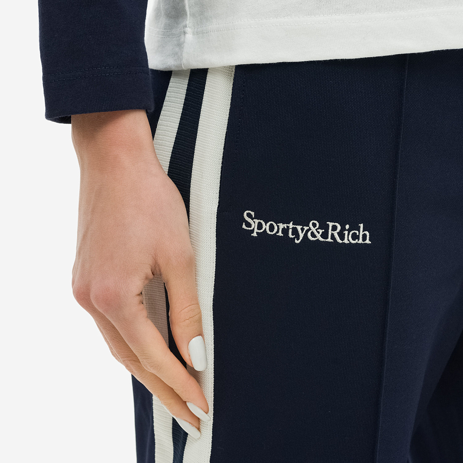 Спортивные брюки SPORTY & RICH YANKEES SERIF TRACK PANTS - 5 фото Спортивные брюки SPORTY & RICH YANKEES SERIF TRACK PANTS в интернет магазине Peakwww.peakstore.ru - 5 фото