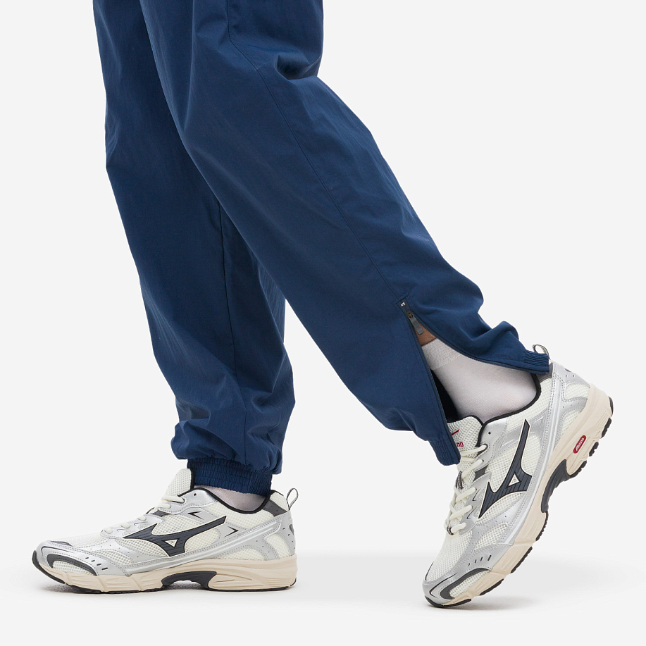 Спортивные брюки DISTRICT VISION OUTDOOR TRACK PANTS - 9 фото Спортивные брюки DISTRICT VISION OUTDOOR TRACK PANTS в интернет магазине Peakwww.peakstore.ru - 9 фото