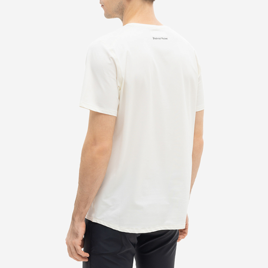 Футболка DISTRICT VISION DEVA SHORT SLEEVE TEE LUNAR WHITE - 3 фото Футболка DISTRICT VISION DEVA SHORT SLEEVE TEE в интернет магазине Peakwww.peakstore.ru - 3 фото