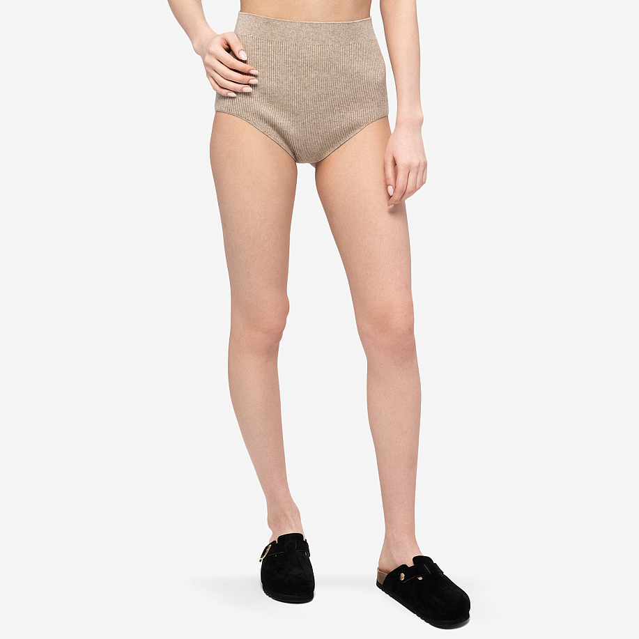 Шорты AURALEE SUPER FINE CASHMERE SILK KNIT SHORTS - 3 фото Шорты AURALEE SUPER FINE CASHMERE SILK KNIT SHORTS в интернет магазине Peakwww.peakstore.ru - 3 фото