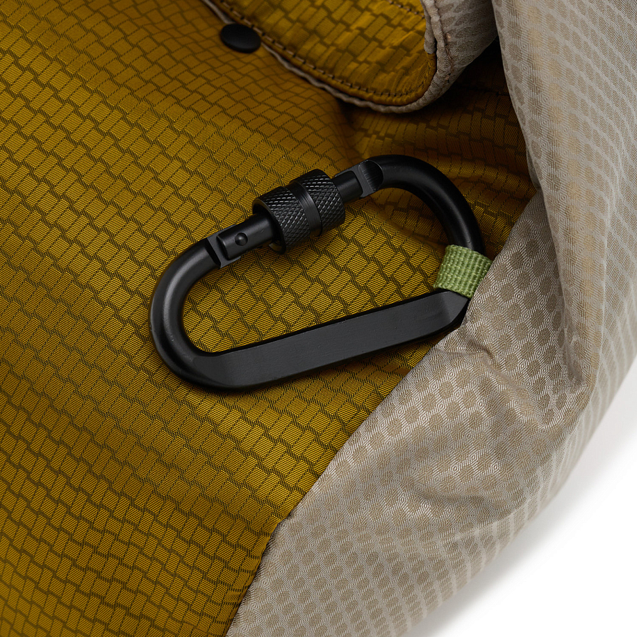 Сумка для аксессуаров BRAIN DEAD LARGE EQUIPMENT CHALK BAG в интернет магазине Peakwww.peakstore.ru - 17 фото