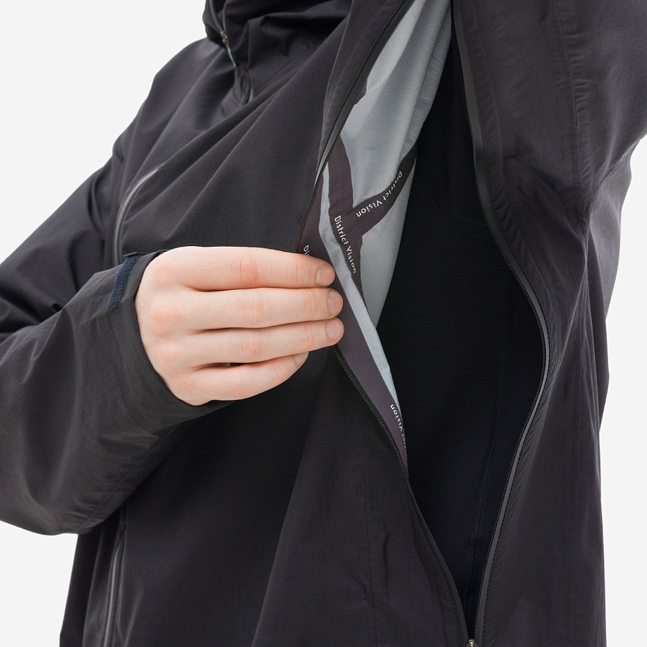 Куртка городская DISTRICT VISION 3-LAYER WATERPROOF MOUNTAIN SHELL - 7 фото Куртка городская DISTRICT VISION 3-LAYER WATERPROOF MOUNTAIN SHELL в интернет магазине Peakwww.peakstore.ru - 7 фото