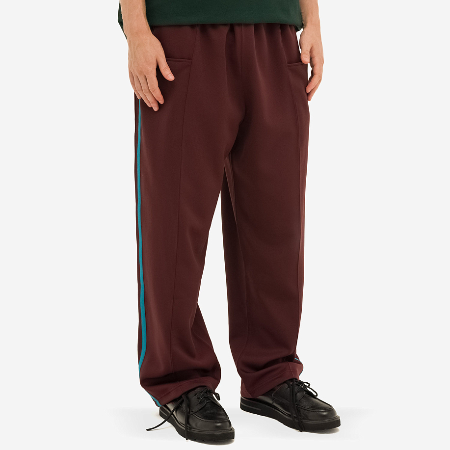 Спортивные брюки SOUTH2 WEST8 TRAINER C.S.PANT - POLY SMOOTH Burgundy - 2 фото Спортивные брюки SOUTH2 WEST8 TRAINER C.S.PANT - POLY SMOOTH в интернет магазине Peakwww.peakstore.ru - 2 фото