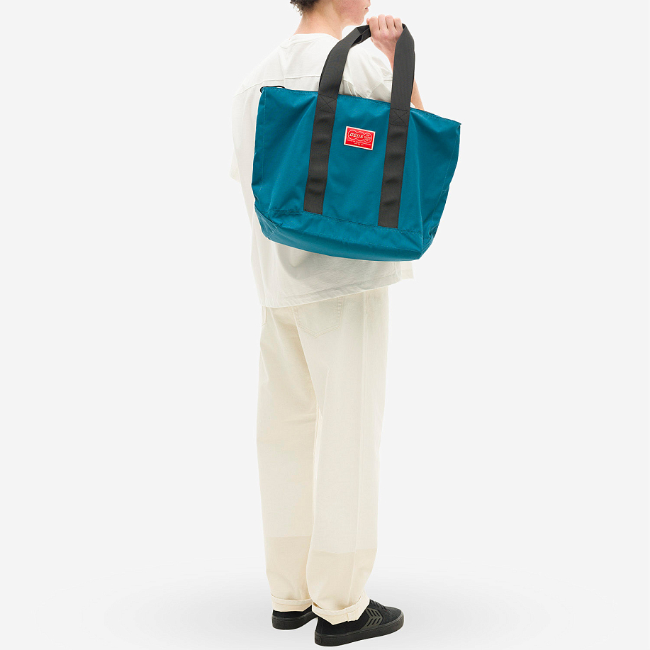 Сумка-тоут DEUS EX MACHINA HINTERLANDS TOTE BAG Dusty Blue - 3 фото Сумка-тоут DEUS EX MACHINA HINTERLANDS TOTE BAG в интернет магазине Peakwww.peakstore.ru - 3 фото