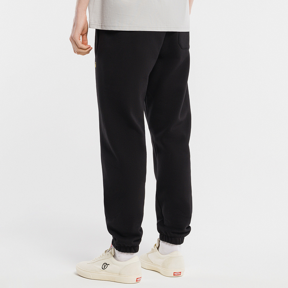 Спортивные брюки CARHARTT WIP CHASE SWEAT PANT BLACK / GOLD - 3 фото Спортивные брюки CARHARTT WIP CHASE SWEAT PANT в интернет магазине Peakwww.peakstore.ru - 3 фото