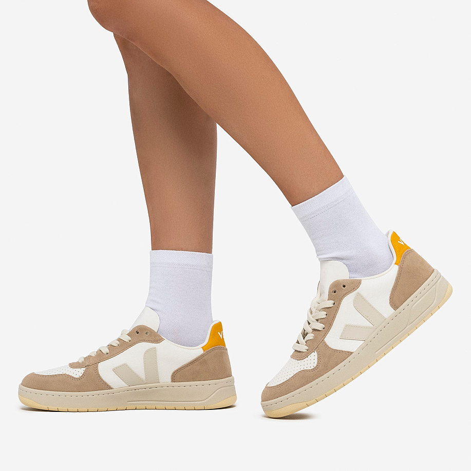 Низкие кеды VEJA V‐10 CHROMEFREE LEATHER - 3 фото Низкие кеды VEJA V‐10 CHROMEFREE LEATHER в интернет магазине Peakwww.peakstore.ru - 3 фото