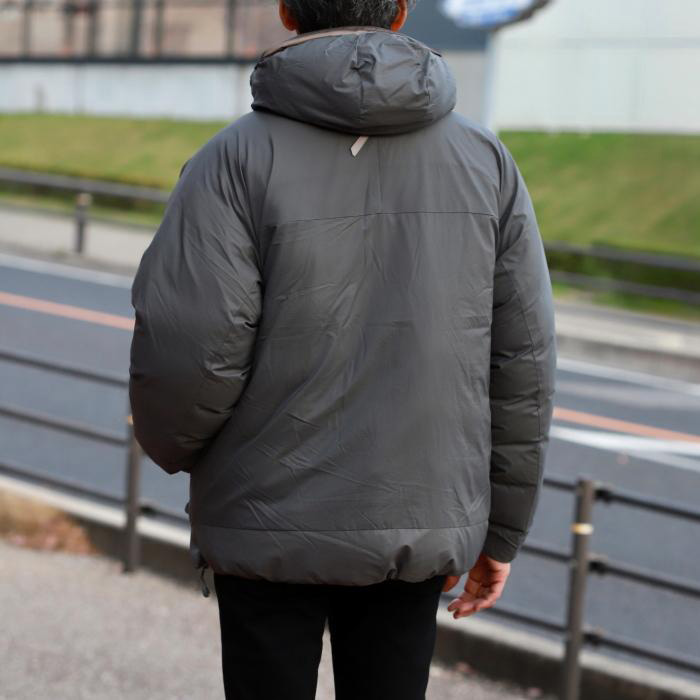 Пуховик COMFY OUTDOOR GARMENT SLASH DOWN L7 в интернет-магазине Peak Conceptwww.peakstore.ru - 3 фото